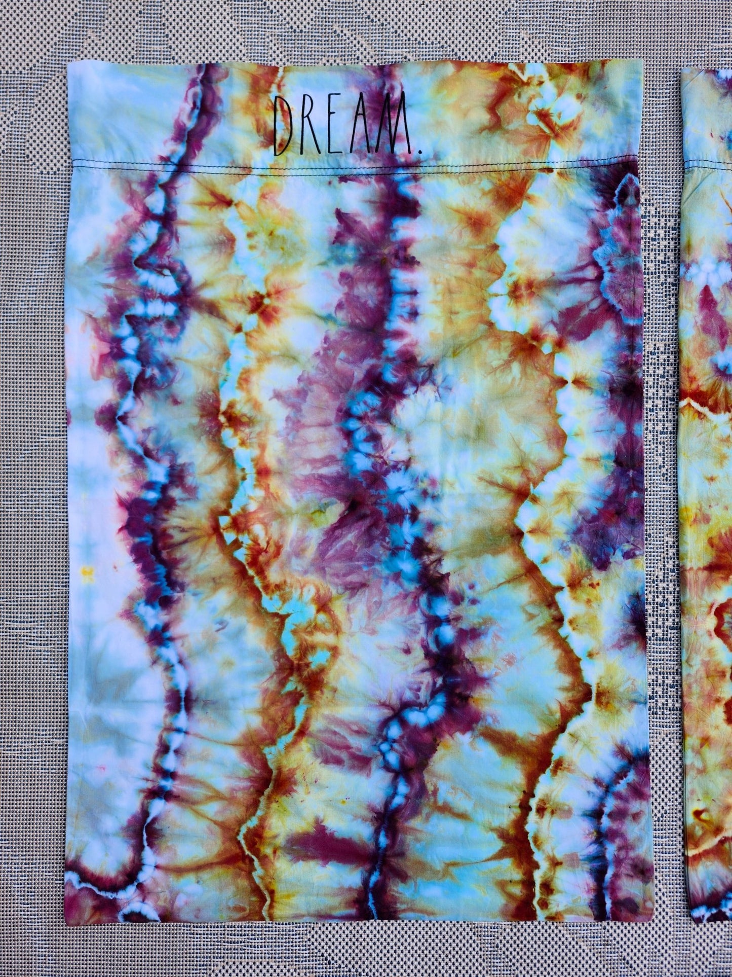 Tie Dye Pillowcases in Dreamy Colors.  100% Cotton, 1 pair of standard pillowcases.  Great Gift Idea for The Holidays!